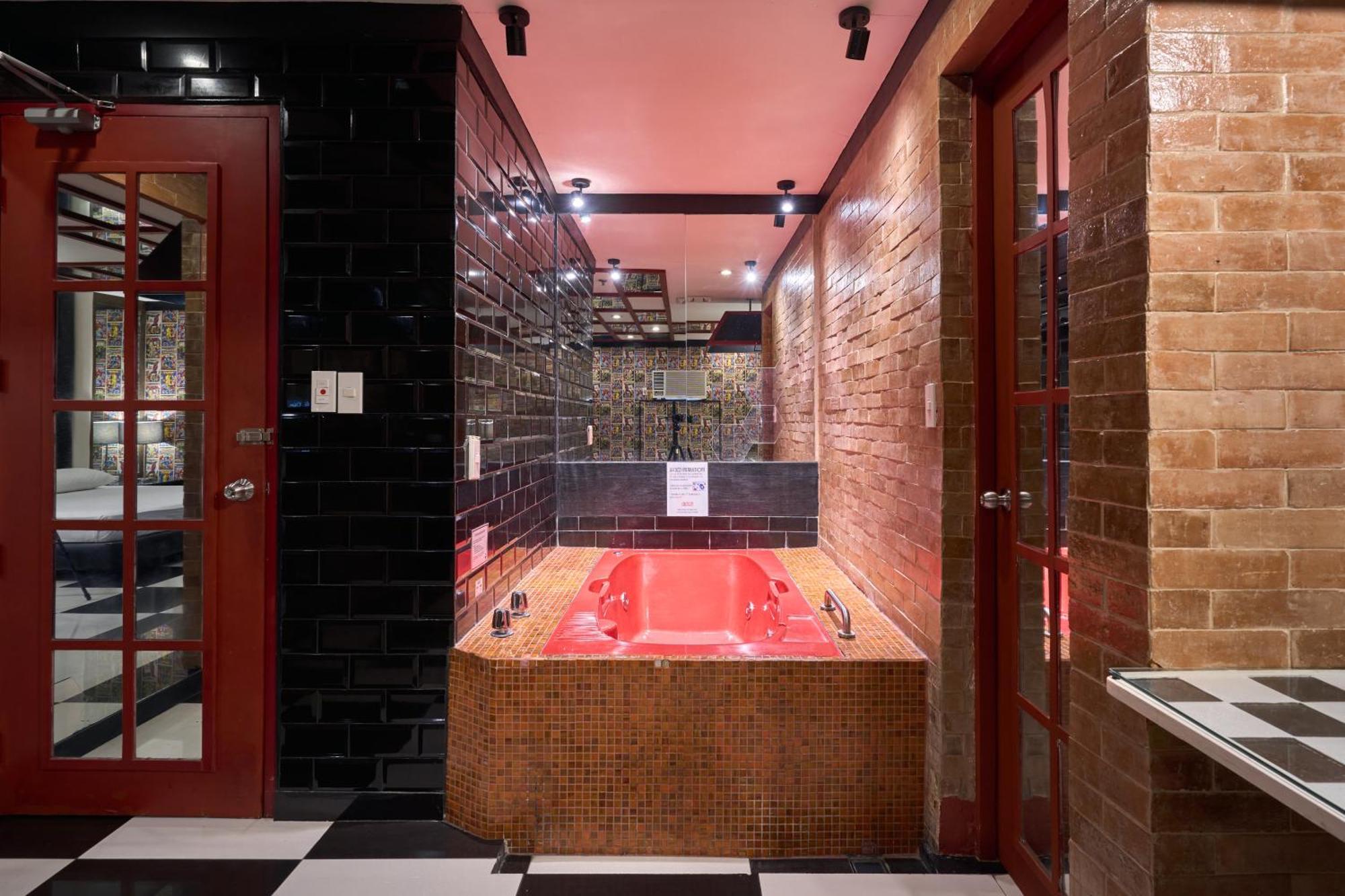 Victoria Court Malabon Hotel Valenzuela Ngoại thất bức ảnh